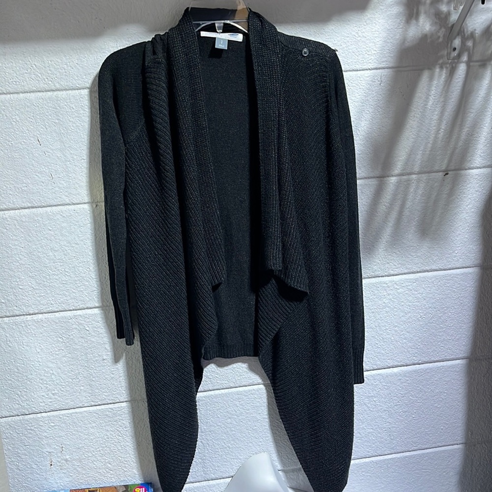 Old Navy maternity sweater size small. Dark grey